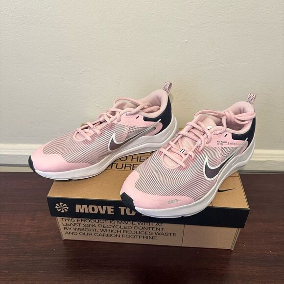 Nike girls Downshifter lightweight comfy Sneaker size 6,5 new in box - Picture 10 of 16